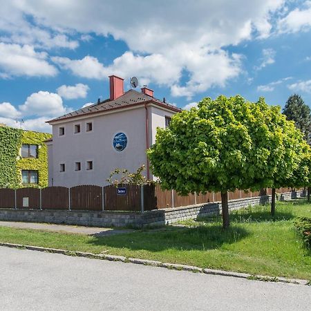 Penzion Leknin Тршебонь Екстер'єр фото